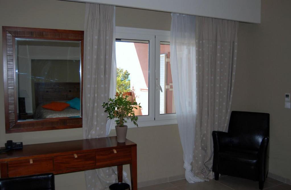 Astrolabe Hotel Khrónia Quarto foto